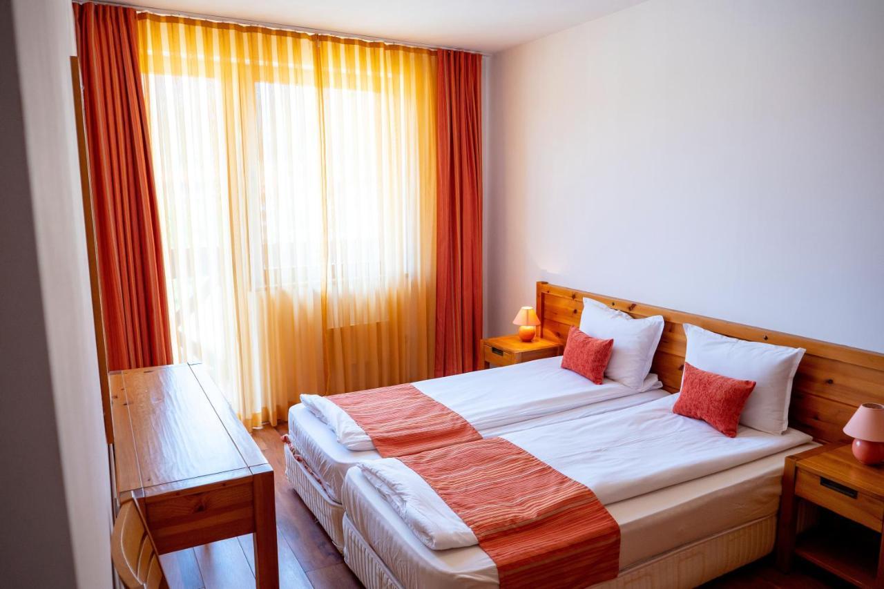 Two Bedroom Apartments In Murphys Lodge Bansko Exteriör bild